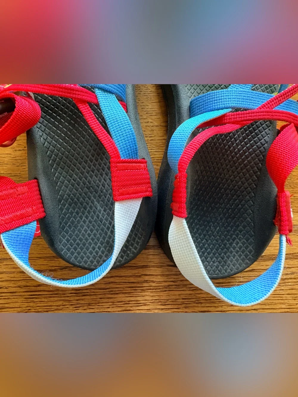 Chacos Cloud women’s 8 Blue, red & yellow Woodstock/Guitar Active Strap Sandals